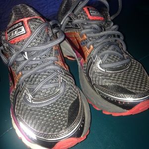 Brooks GTS Ladies Running / Walking Shoes 6.5 B